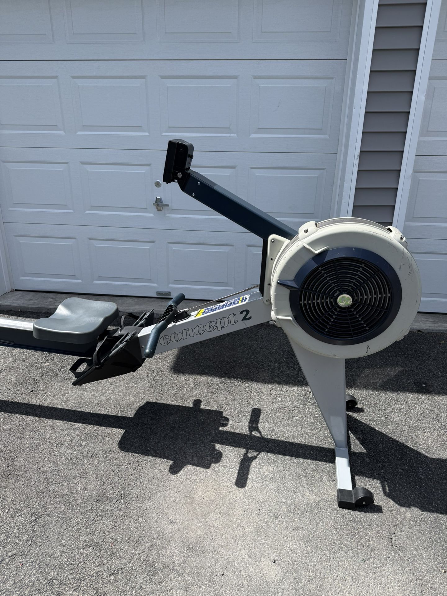 Concept 2 RowERG Rower - Excellent Condition - photo 2