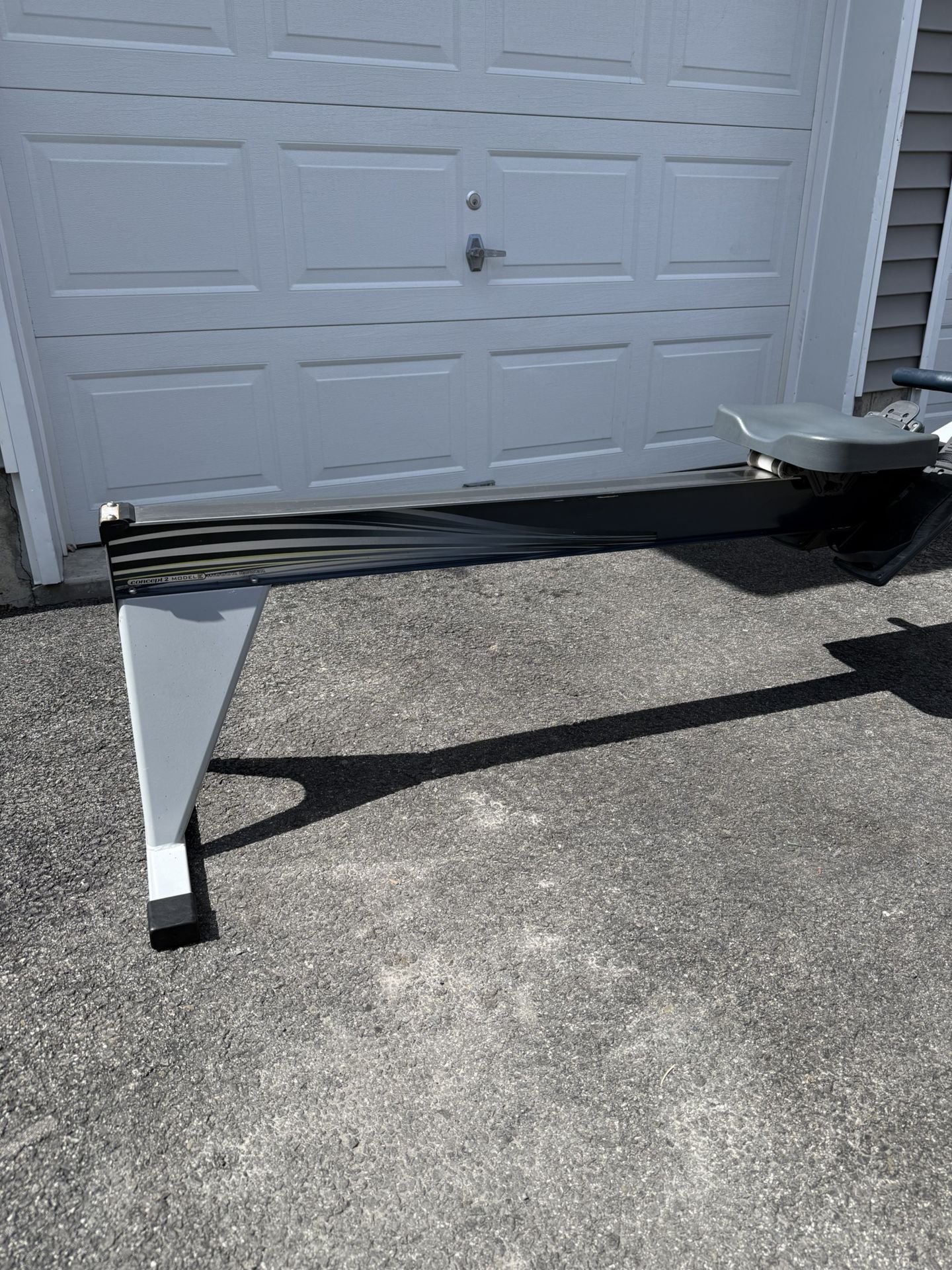 Concept 2 RowERG Rower - Excellent Condition - photo 3