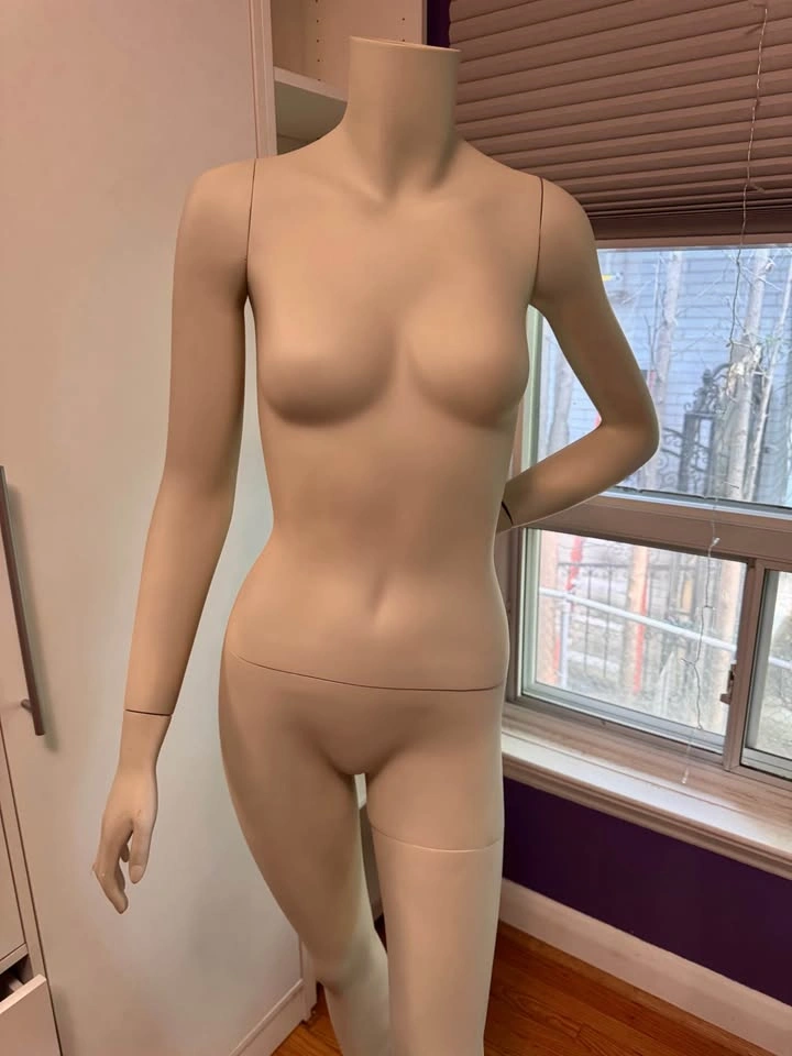 Female Display Mannequin with Metal Base – Poseable - photo 2