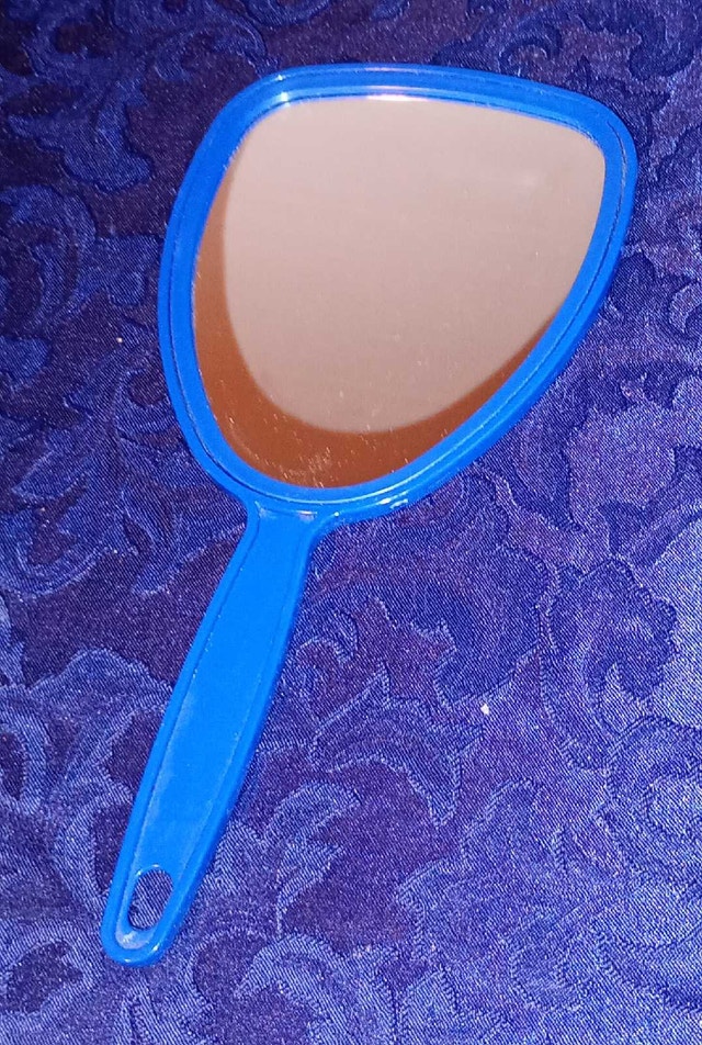 handheld mirror