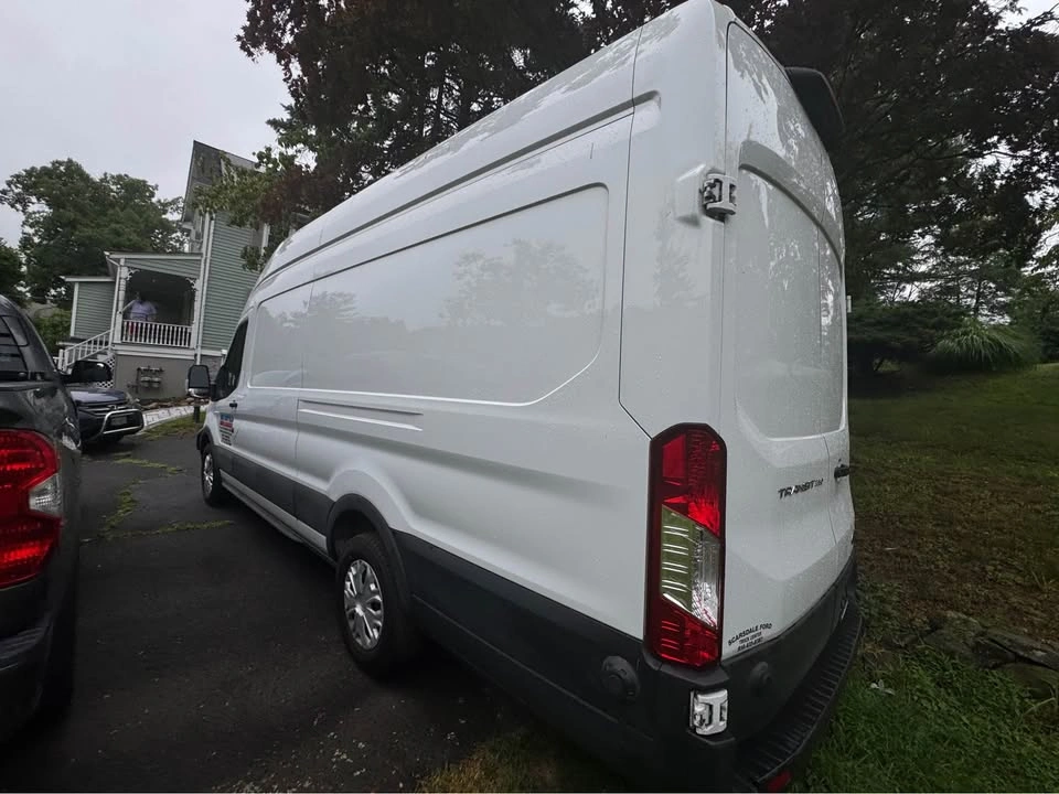 2025 Ford E350 Super Duty Cargo - photo 4
