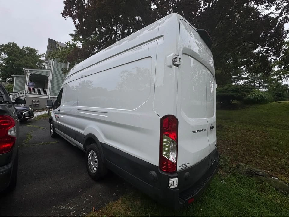 2025 Ford E350 Super Duty Cargo - photo 5