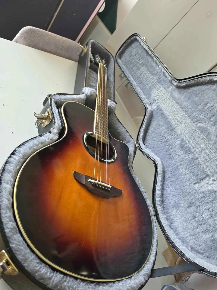 Yamaha APX500II Acoustic-Electric Guitar
