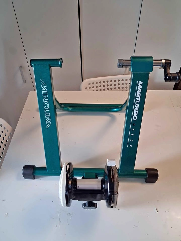 Minoura Magturbo Basic Bike Trainer