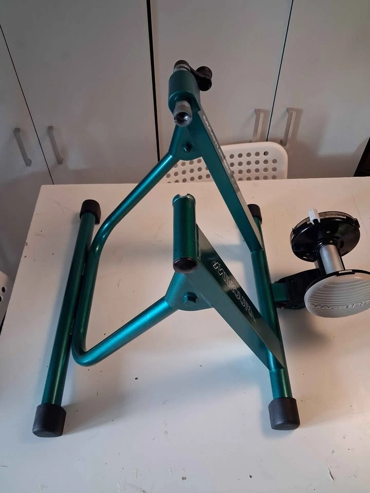 Minoura Magturbo Basic Bike Trainer - photo 2