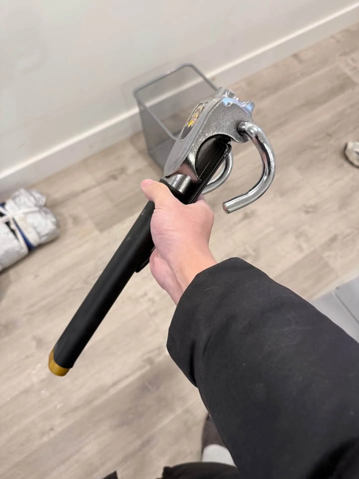 The Club Steering Wheel Lock - photo 2