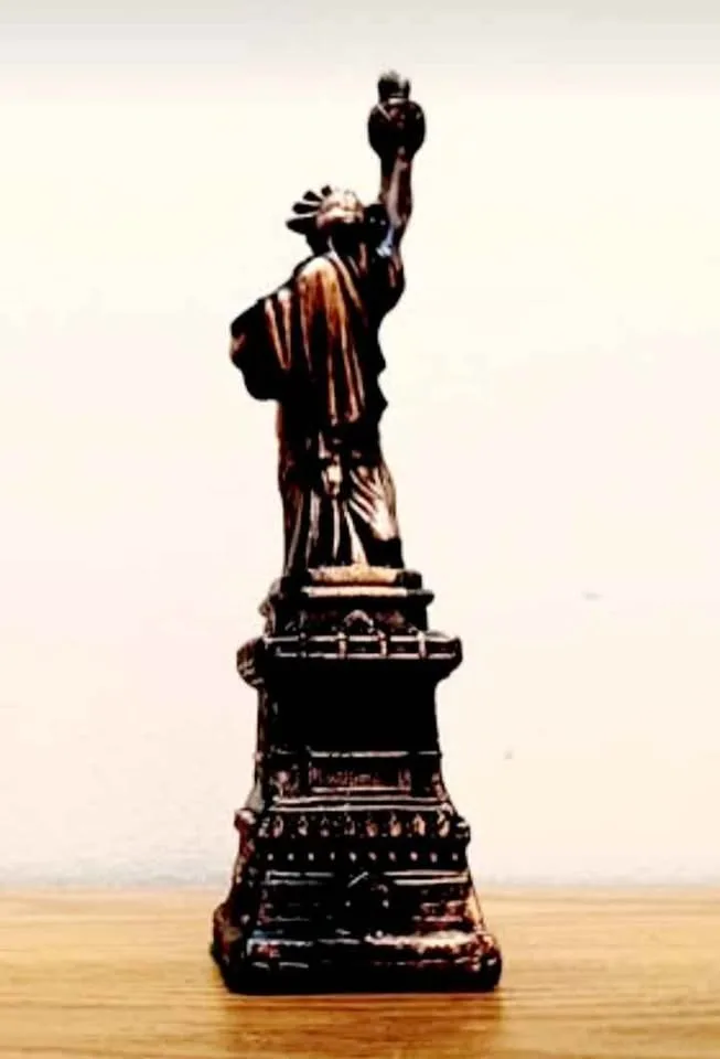 Bronze Statue of Liberty Statue image indicator(2)