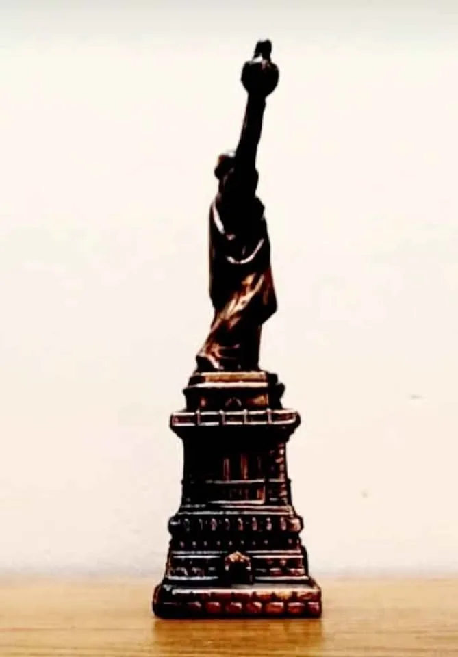 Bronze Statue of Liberty Statue image indicator(3)