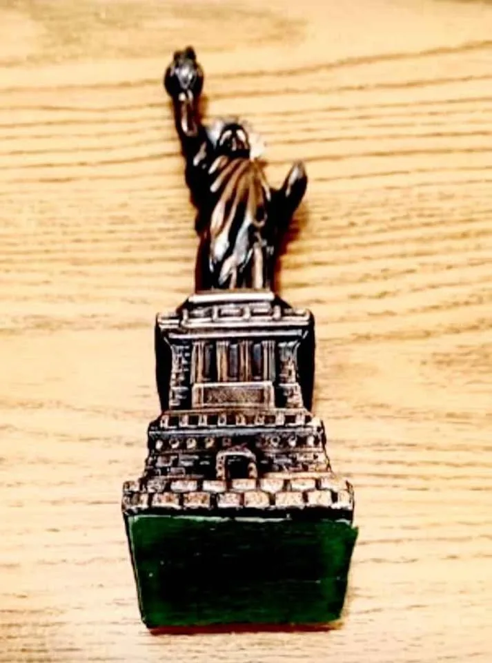 Bronze Statue of Liberty Statue image indicator(5)