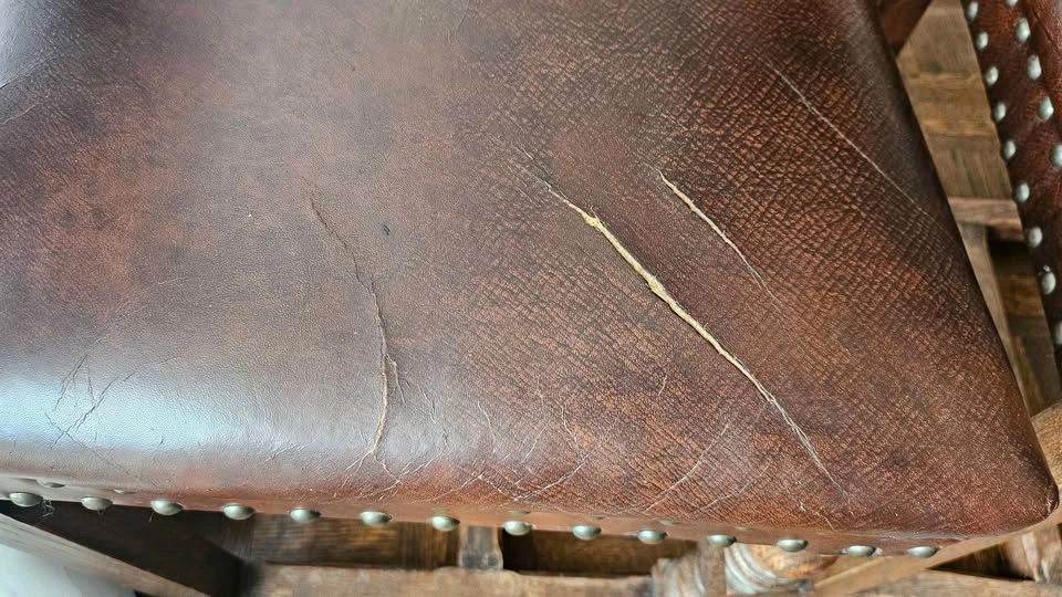 2 x Solid wood and leather matching side chairs - photo 2