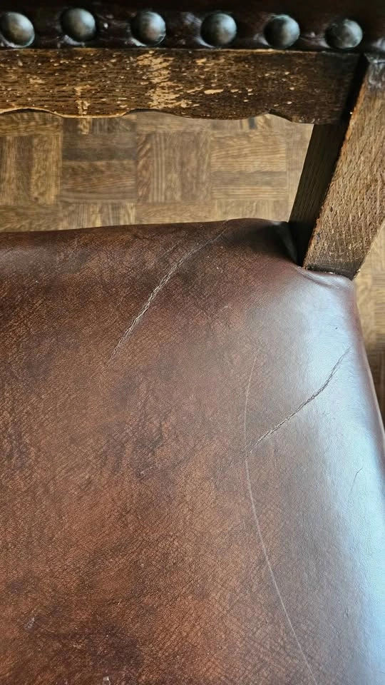 2 x Solid wood and leather matching side chairs - photo 5