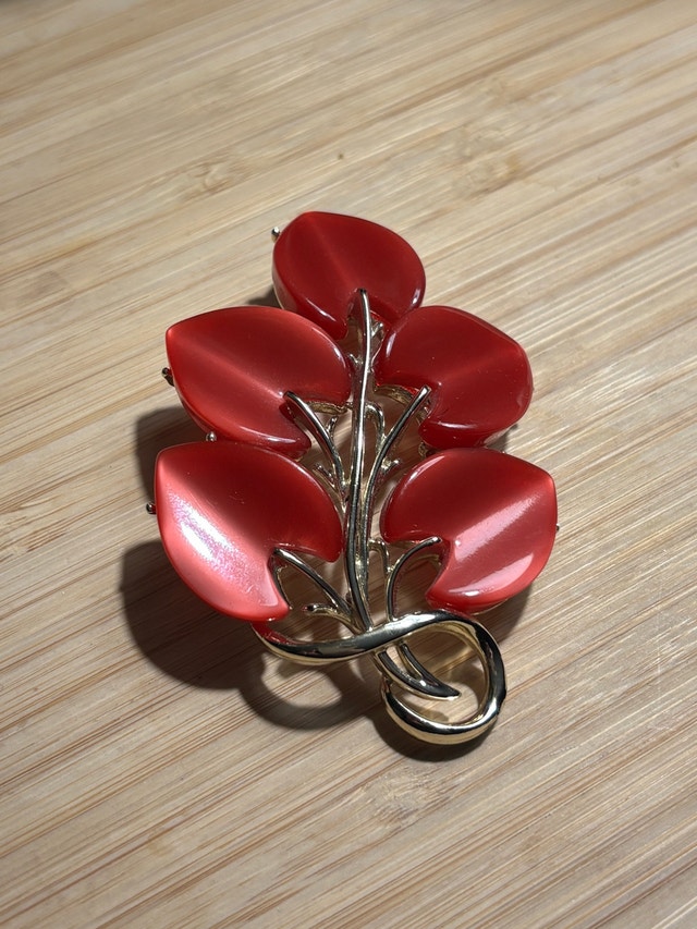 Vintage CORO Brand Red Leaf Brooch with Gold Tone Trim - photo 3