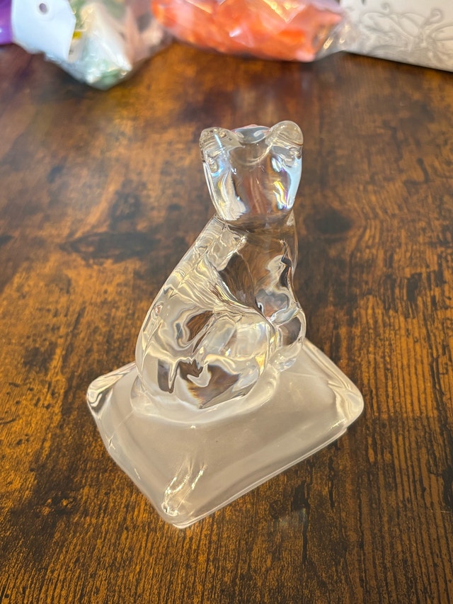 Cristal d'Arques Crystal Cat on a Frosted Pillow - photo 2