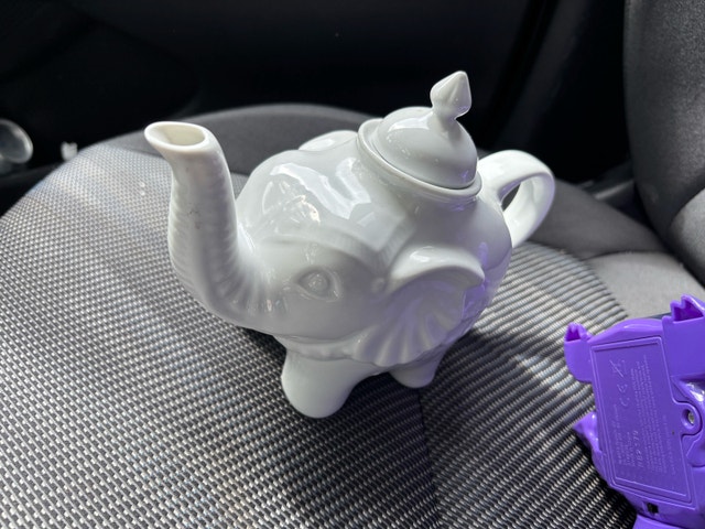 Cordon Bleu Elephant Teapot