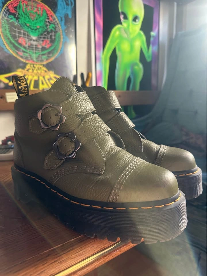Green Devon Flower Doc Martens Dr Martens Size 9 - photo 2