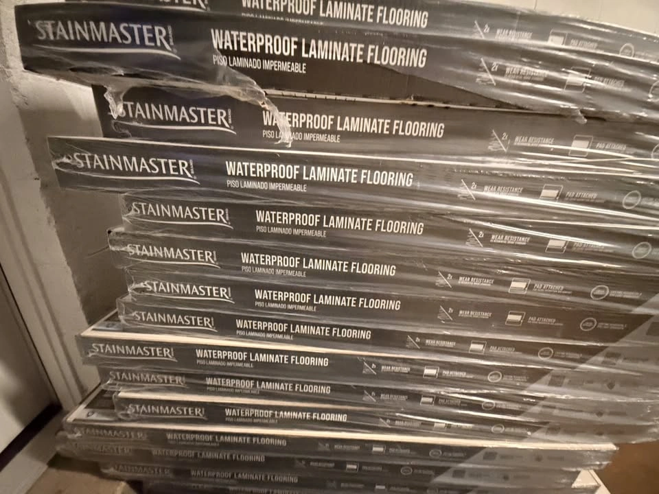 STAINMASTER Ambleside Elm Waterproof Laminate Flooring - photo 5