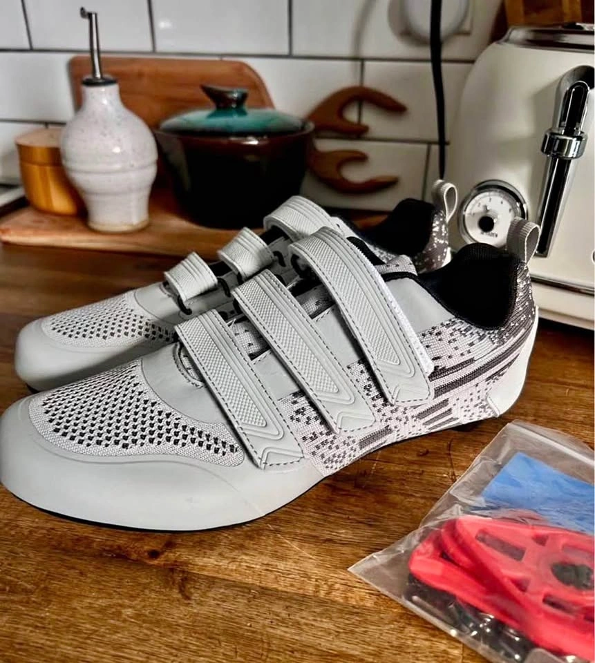 Brand New Kyedoo Cycling Shoes with Cleats. Size 40
