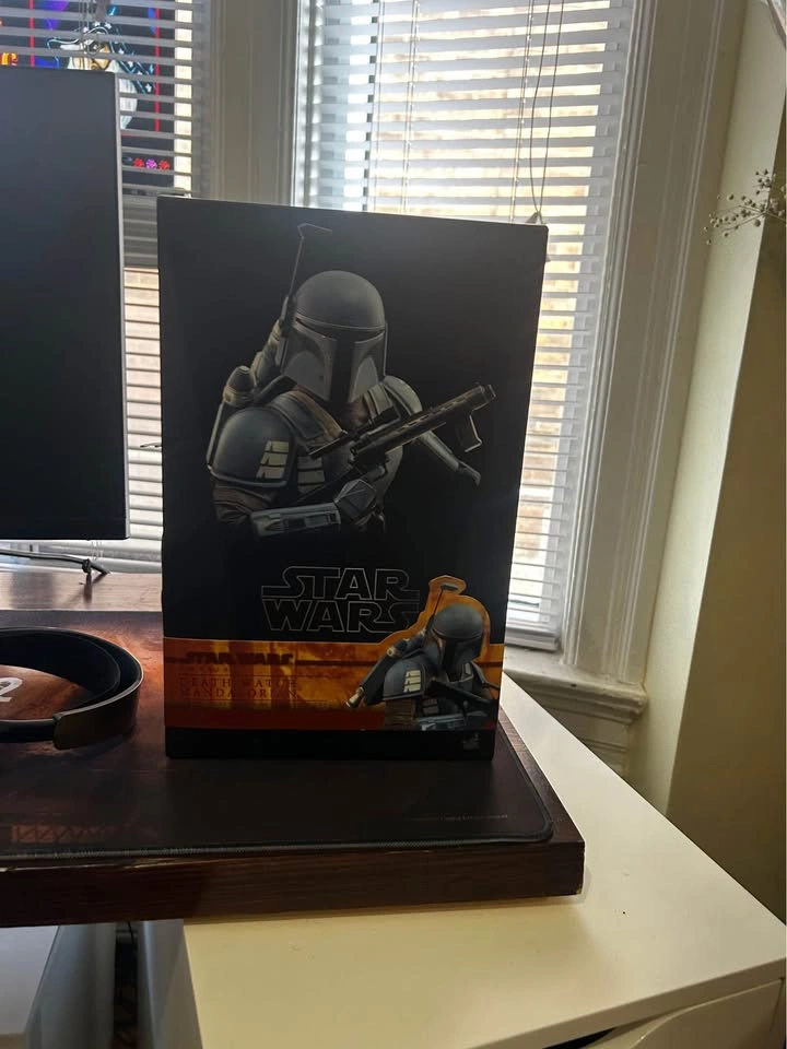 Hot toys death watch mandalorian