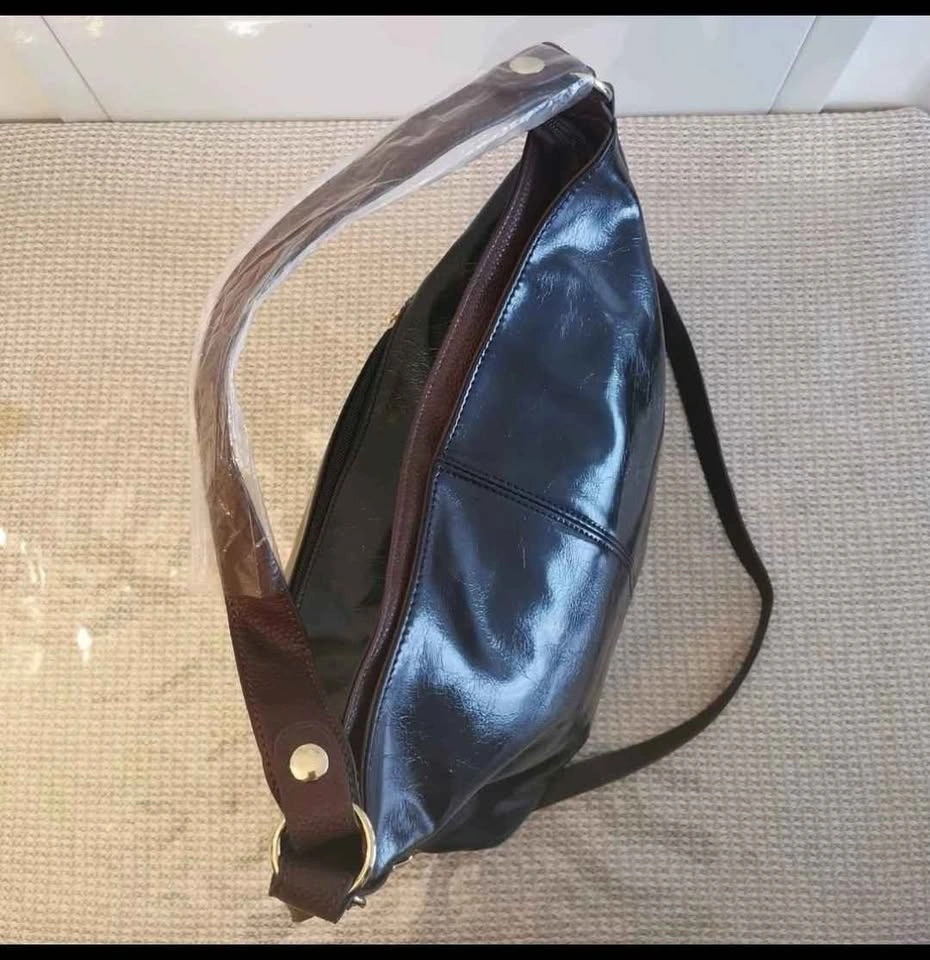 Annmuu Black Patent Leather Hobo Bag - photo 3