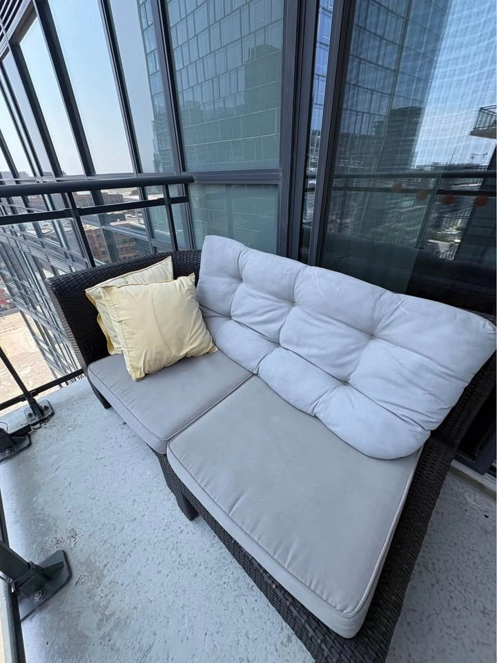 Patio furniture - photo 2