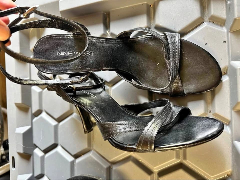 Ladies Nine West strappy heel size 10