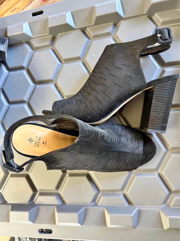 Ladies Call it Spring Suede peep toe bootie size 10