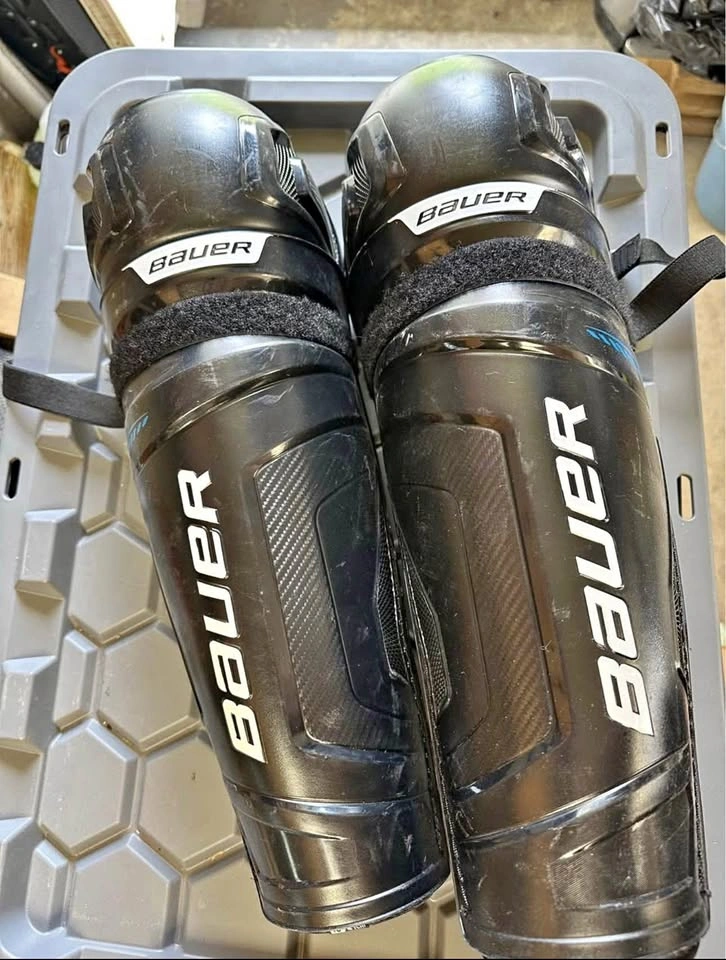 BAUER men’s hockey shin pads 16”