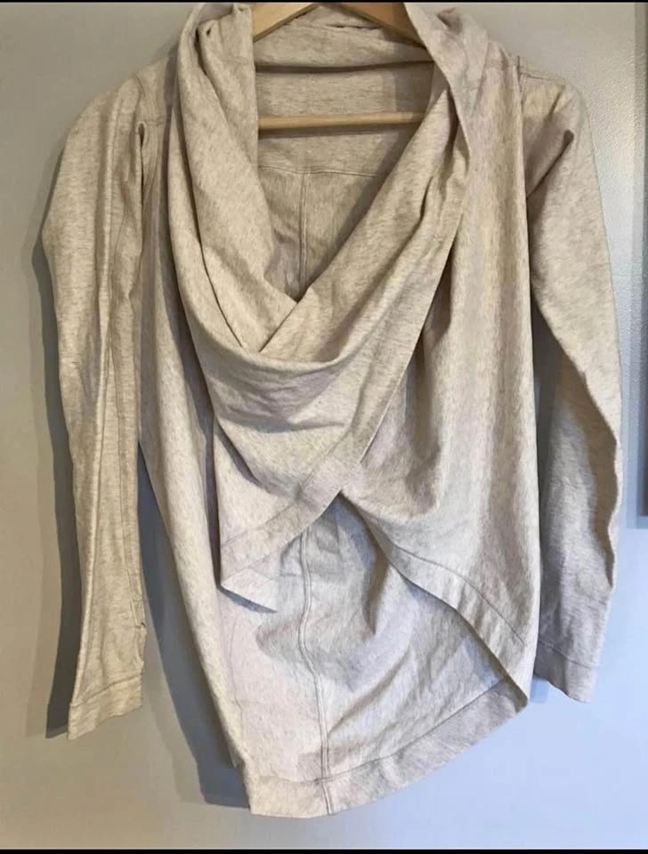 LULULEMON ICONIC WRAP SWEATER size 4