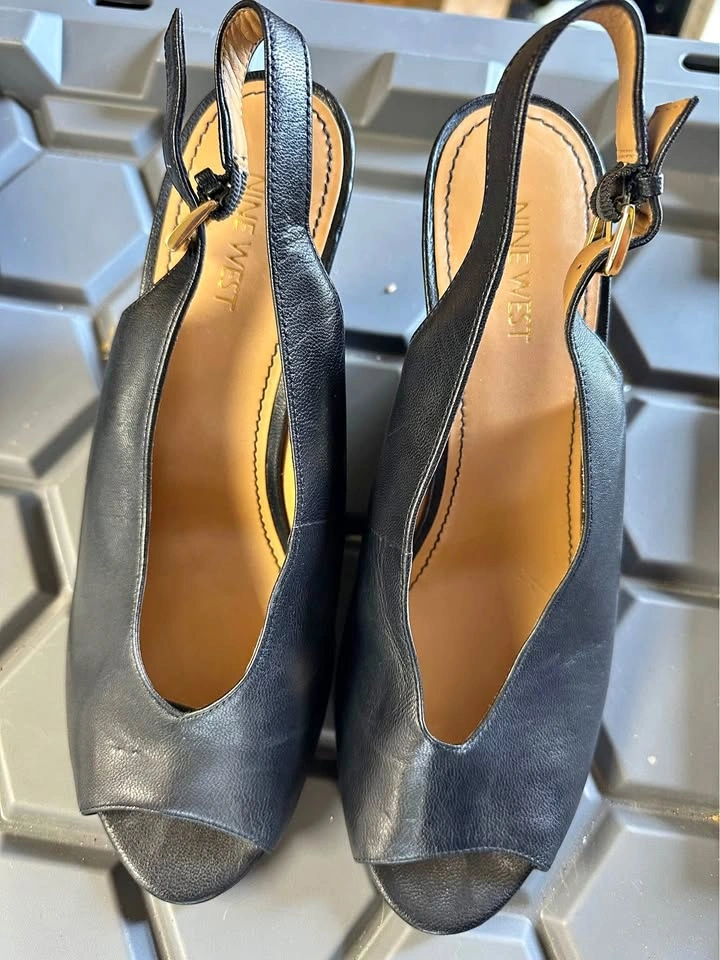 Ladies brand new Nine West peep toe sling back wedge size 10