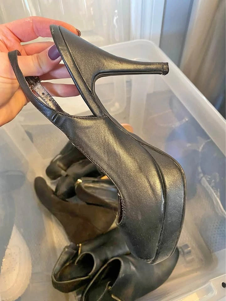 Women’s Peep toe platform strap heel size 10