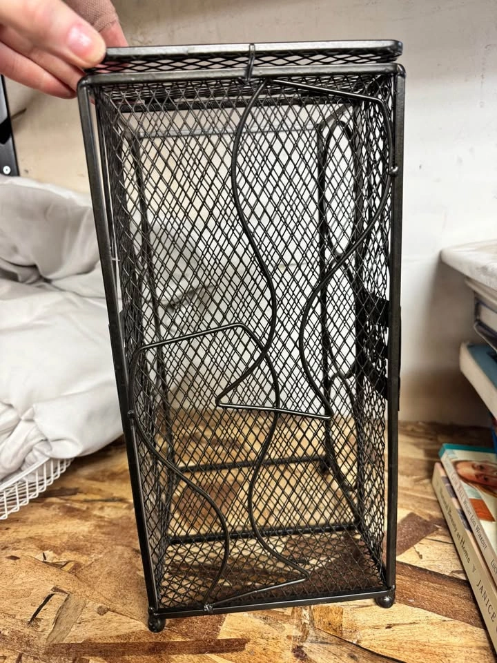 Cute dark brown Metal Wine Rack - photo 2