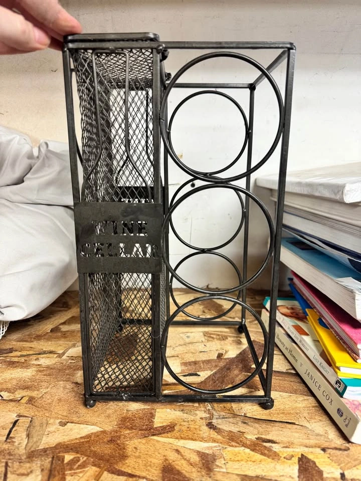 Cute dark brown Metal Wine Rack - photo 3
