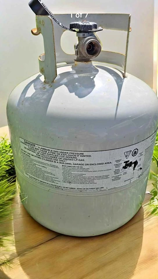 20 lb BBQ Propane Tanks Empty  37 Years Left