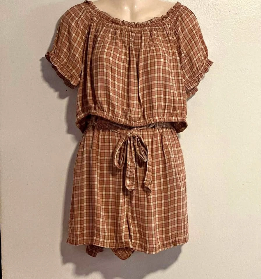 WOMENS SHORTS SUITE (AMERICAN EAGLE) SIZE XL