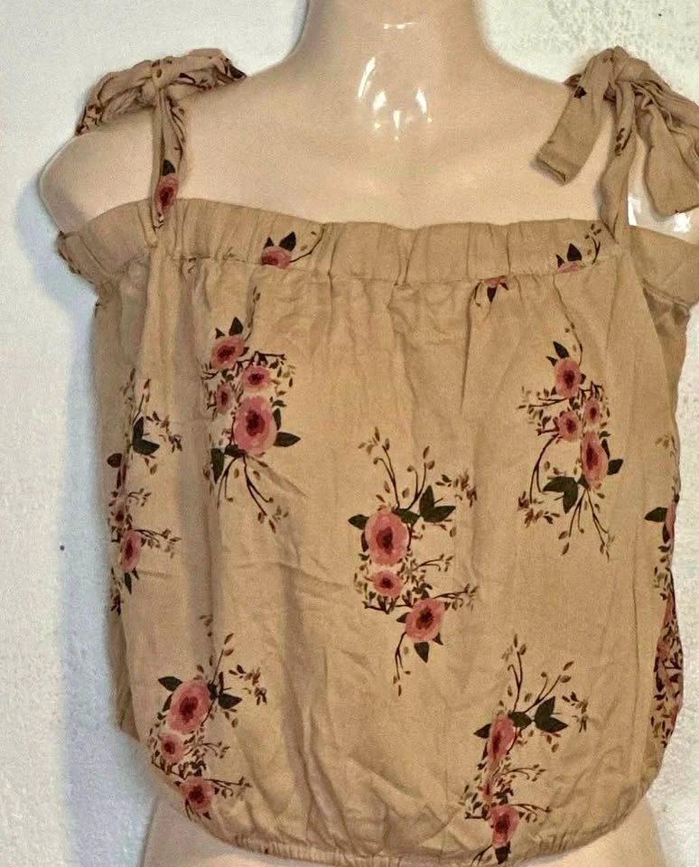 GUESS Women's Skirt Suit - Blouse Large & Skirt Medium