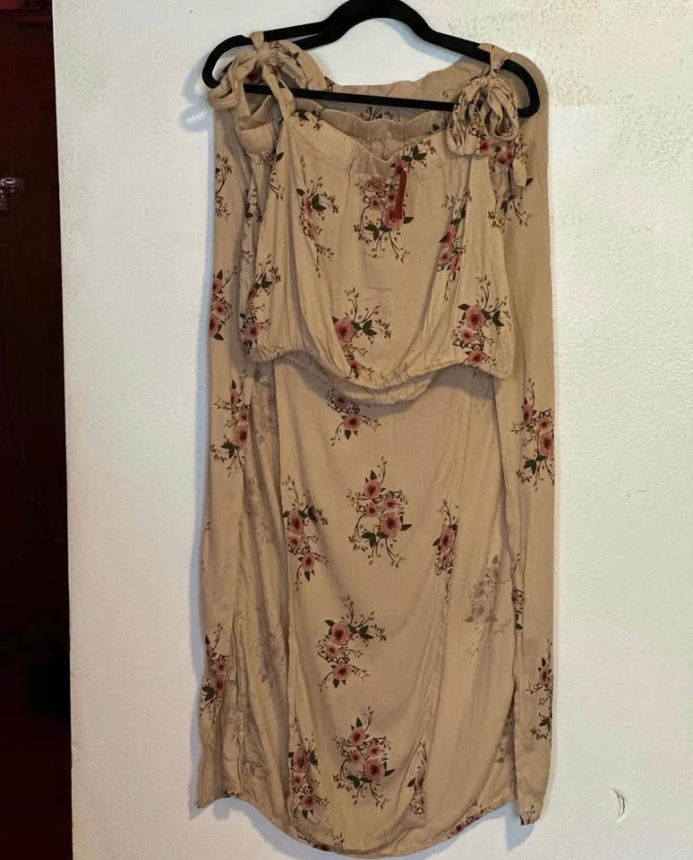 GUESS Women's Skirt Suit - Blouse Large & Skirt Medium - photo 3