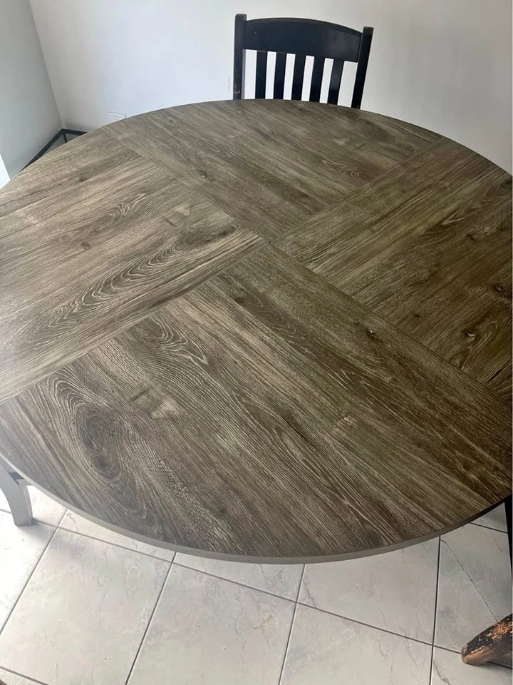 Round dining/Kitchen Table