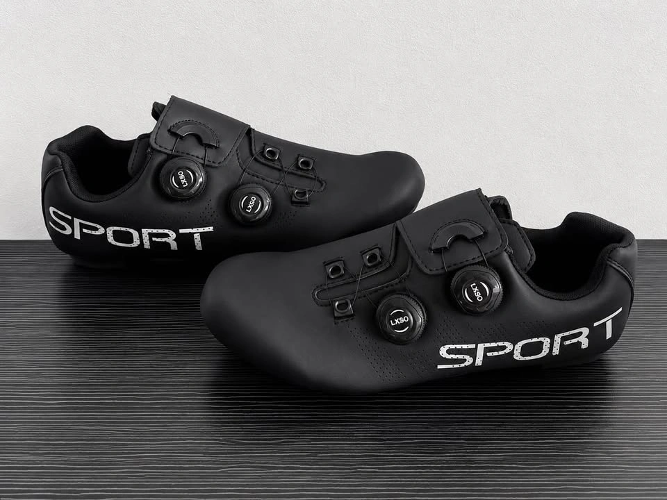 New Black Cycling Shoes – EU 42 / US 8.5 – Cleats Included - photo 2