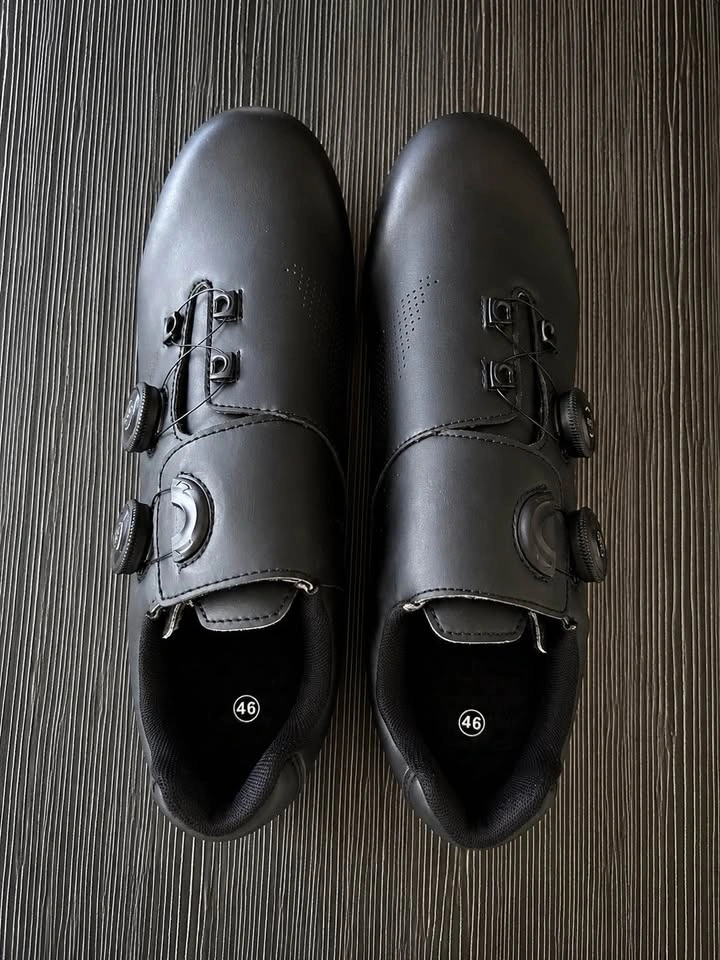 New Black Cycling Shoes EU 46 / US 12 – Cleats Included - photo 3