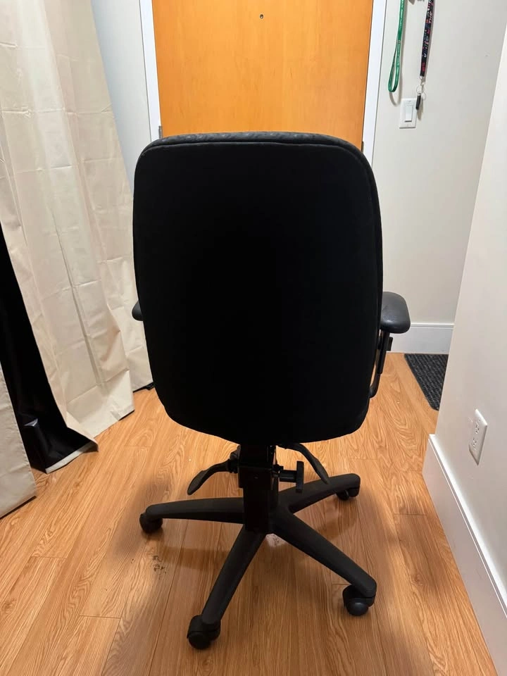 Office Chair – Comfortable & Good Condition - photo 2