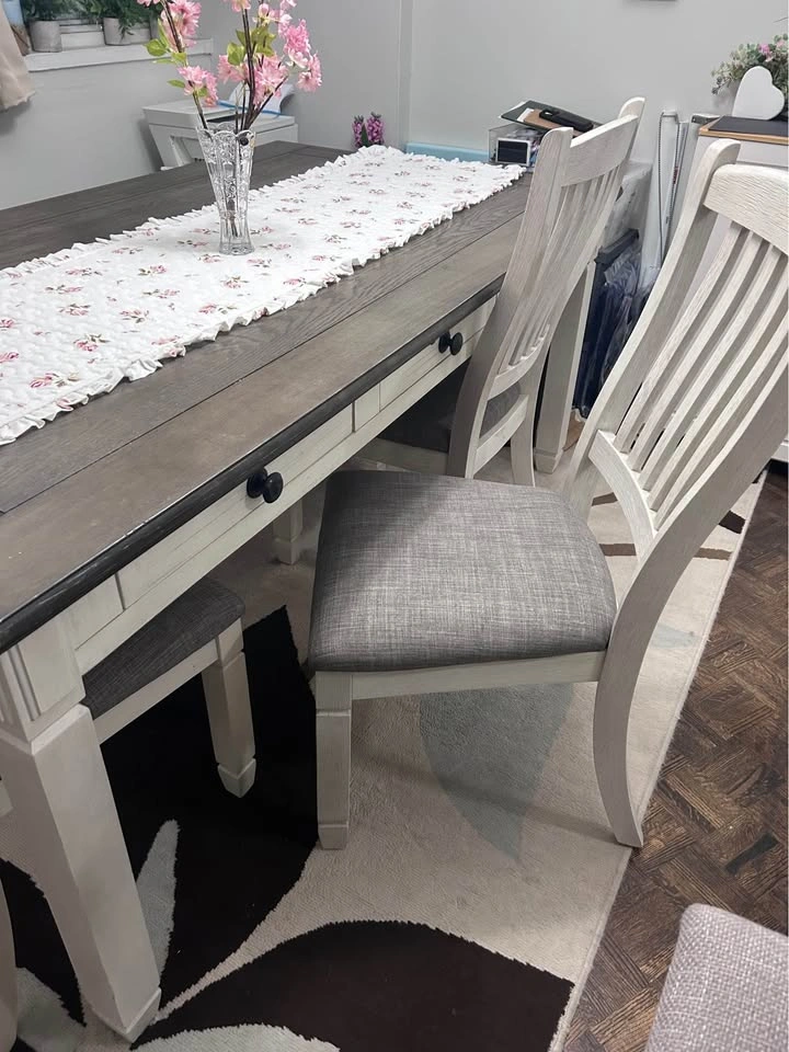 Beautiful 7 pc Farmhouse Dining Set - photo 2