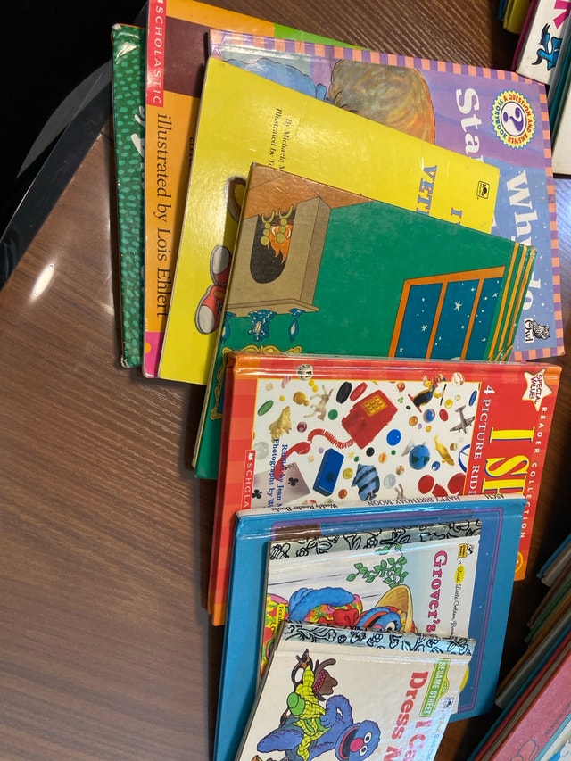 4 children book bundles - photo 3
