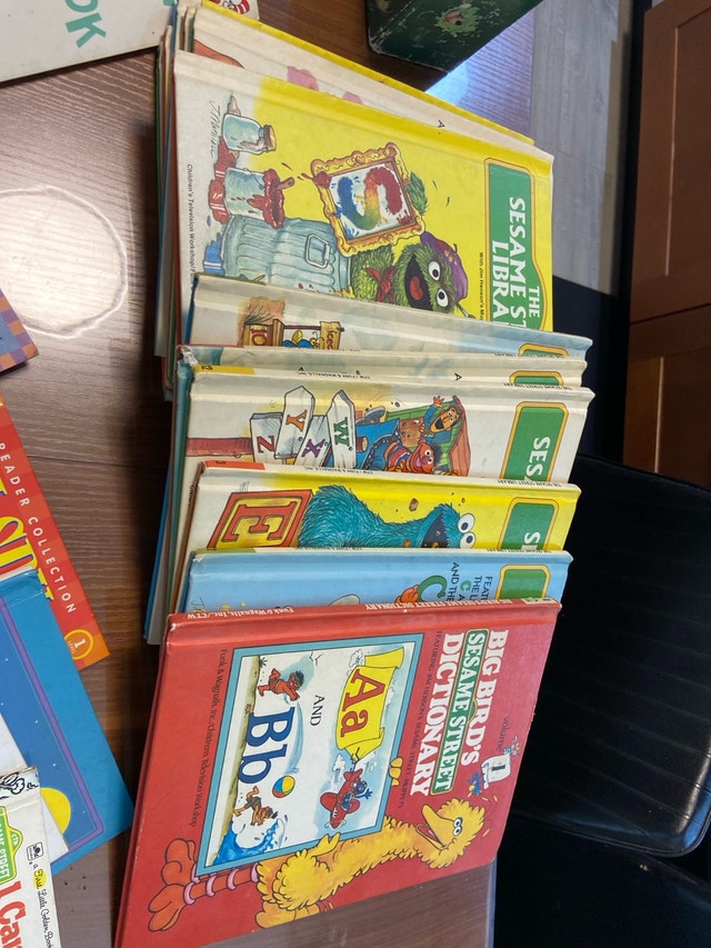 4 children book bundles - photo 4