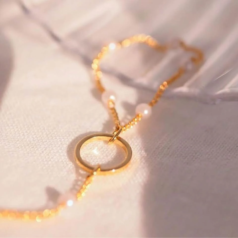 Gold-Tone Ring Bracelet Hand Chain - Sparkling Summer Jewelry - photo 3