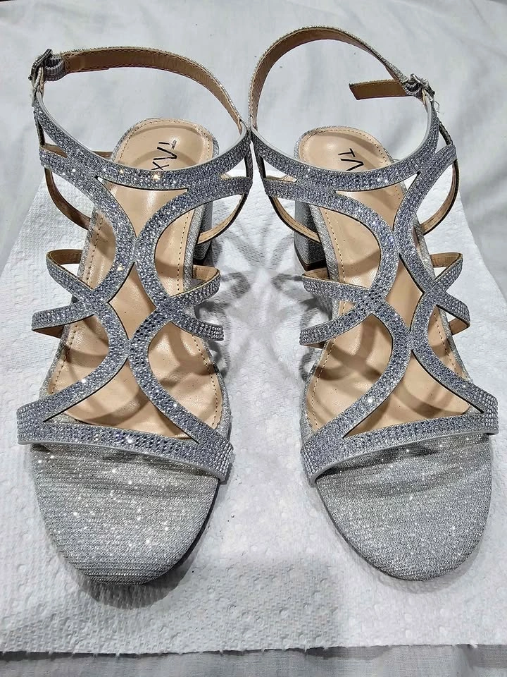 TAXI Silver Rhinestone Block Heel Sandals. Size 8