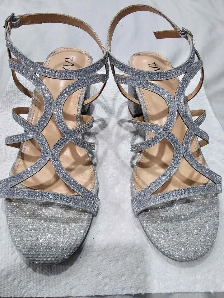 TAXI Silver Rhinestone Block Heel Sandals. Size 8 - photo 2