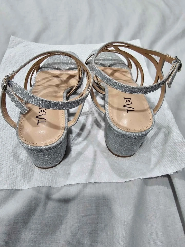 TAXI Silver Rhinestone Block Heel Sandals. Size 8 - photo 3