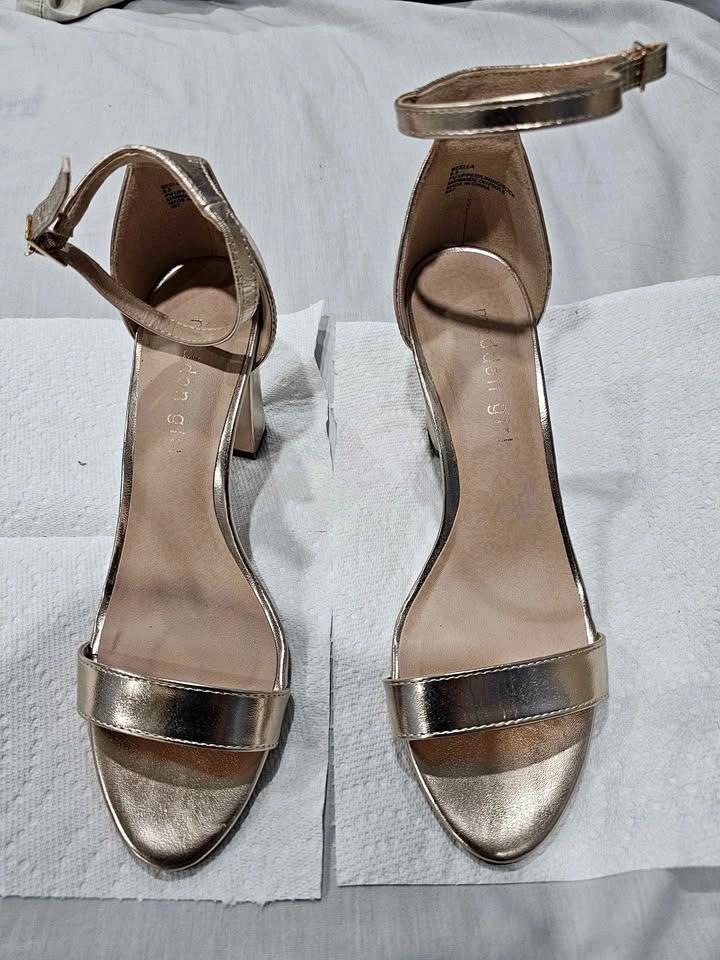 Madden Girl Beella Rose Gold Block Heel Sandals size 8.5