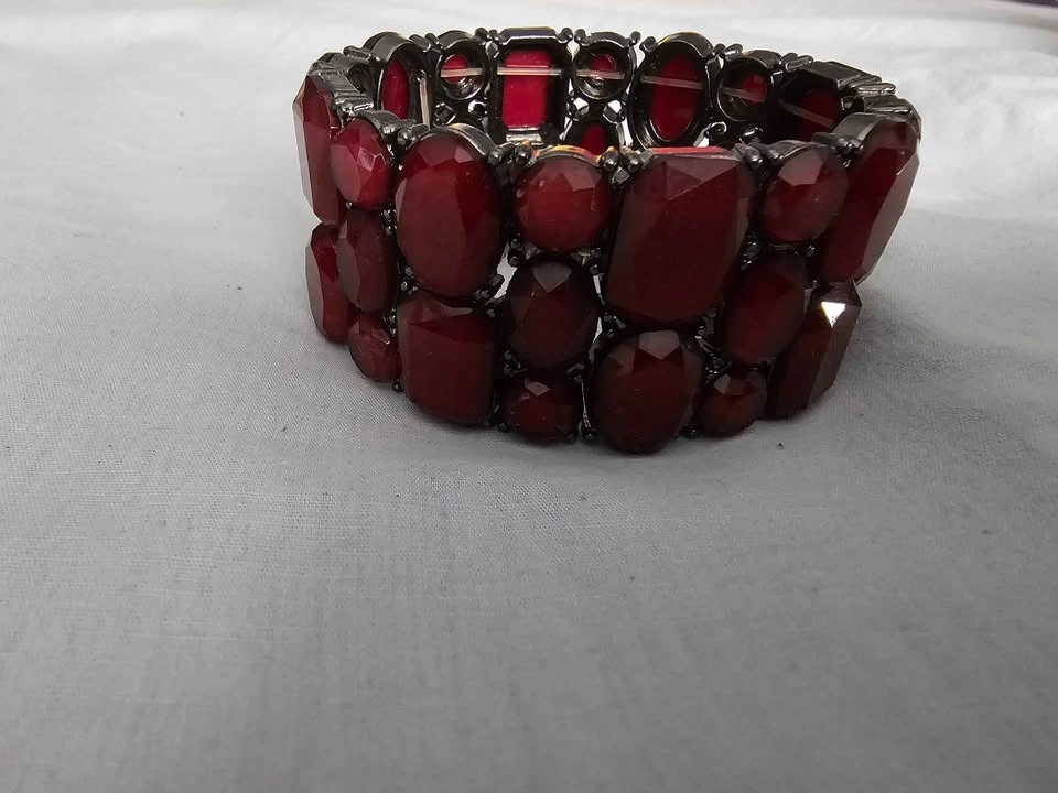 Red Faceted Stone Stretch Cuff Bracelet - photo 2
