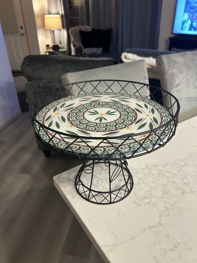 Metal Display Stand with 4 Decorative Glass Plates